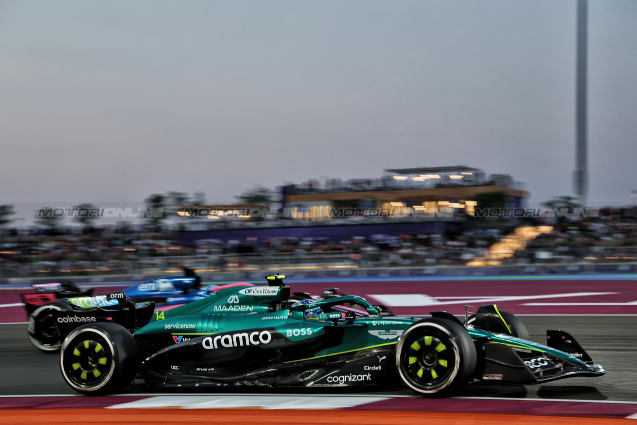 GP QATAR, Fernando Alonso (ESP) Aston Martin F1 Team AMR25.

28.11.2025 Formula 1 World Championship, Rd 23, Qatar Grand Prix, Doha, Qatar, Sprint Qualifiche Day.

- www.xpbimages.com, EMail: requests@xpbimages.com © Copyright: Batchelor / XPB Images