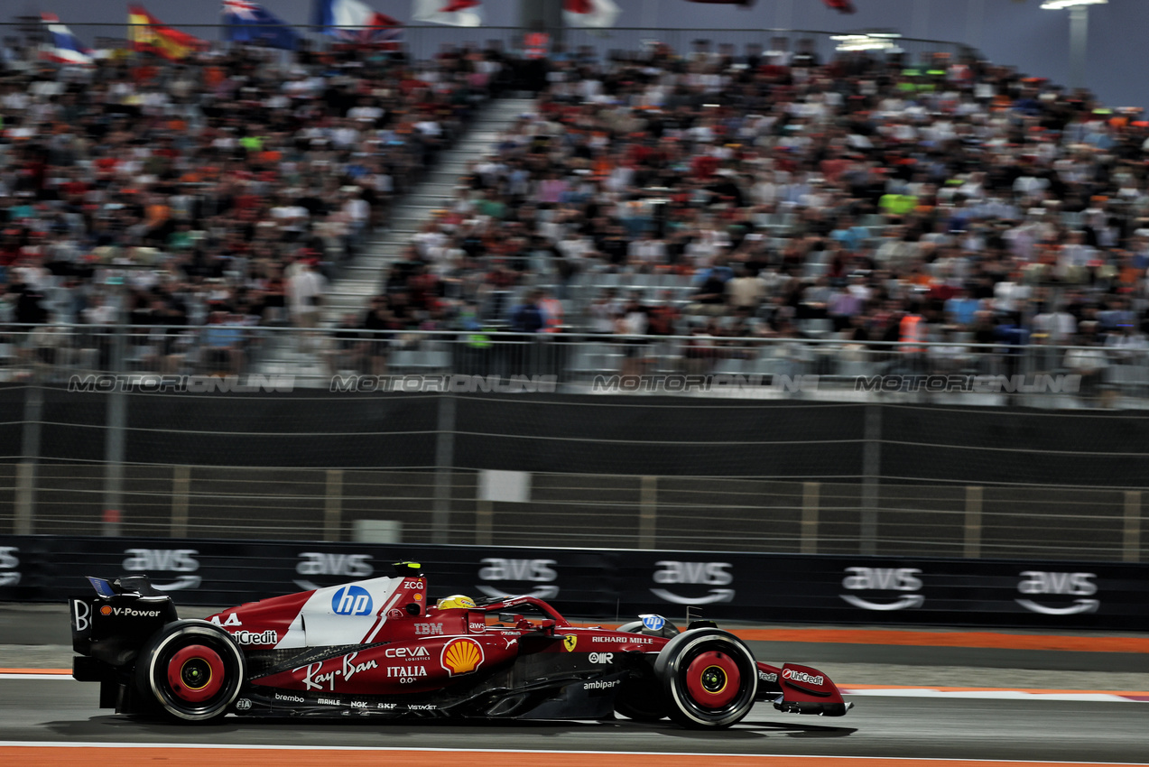 GP QATAR, Lewis Hamilton (GBR) Ferrari SF-25.



28.11.2025 Formula 1 World Championship, Rd 23, Qatar Grand Prix, Doha, Qatar, Sprint Qualifiche Day.

- www.xpbimages.com, EMail: requests@xpbimages.com © Copyright: Batchelor / XPB Images