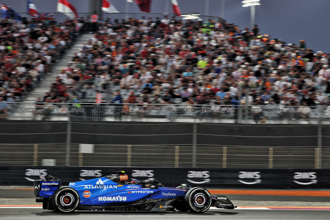 GP QATAR, Carlos Sainz (ESP) Atlassian Williams Racing FW47.
28.11.2025 Formula 1 World Championship, Rd 23, Qatar Grand Prix, Doha, Qatar, Sprint Qualifiche Day.
- www.xpbimages.com, EMail: requests@xpbimages.com © Copyright: Batchelor / XPB Images