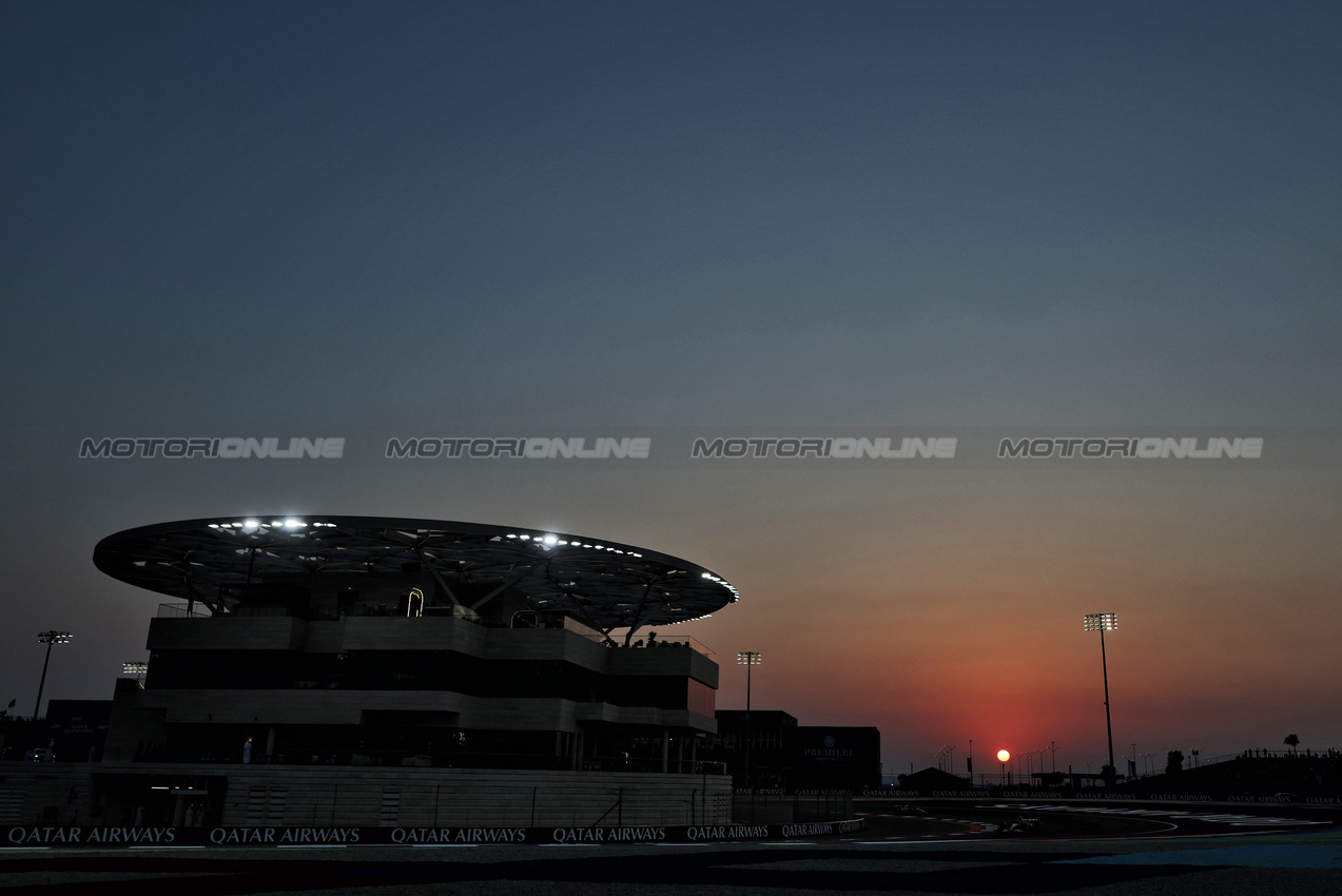 GP QATAR, Lewis Hamilton (GBR) Ferrari SF-25.

28.11.2025 Formula 1 World Championship, Rd 23, Qatar Grand Prix, Doha, Qatar, Sprint Qualifiche Day.

- www.xpbimages.com, EMail: requests@xpbimages.com © Copyright: Moy / XPB Images