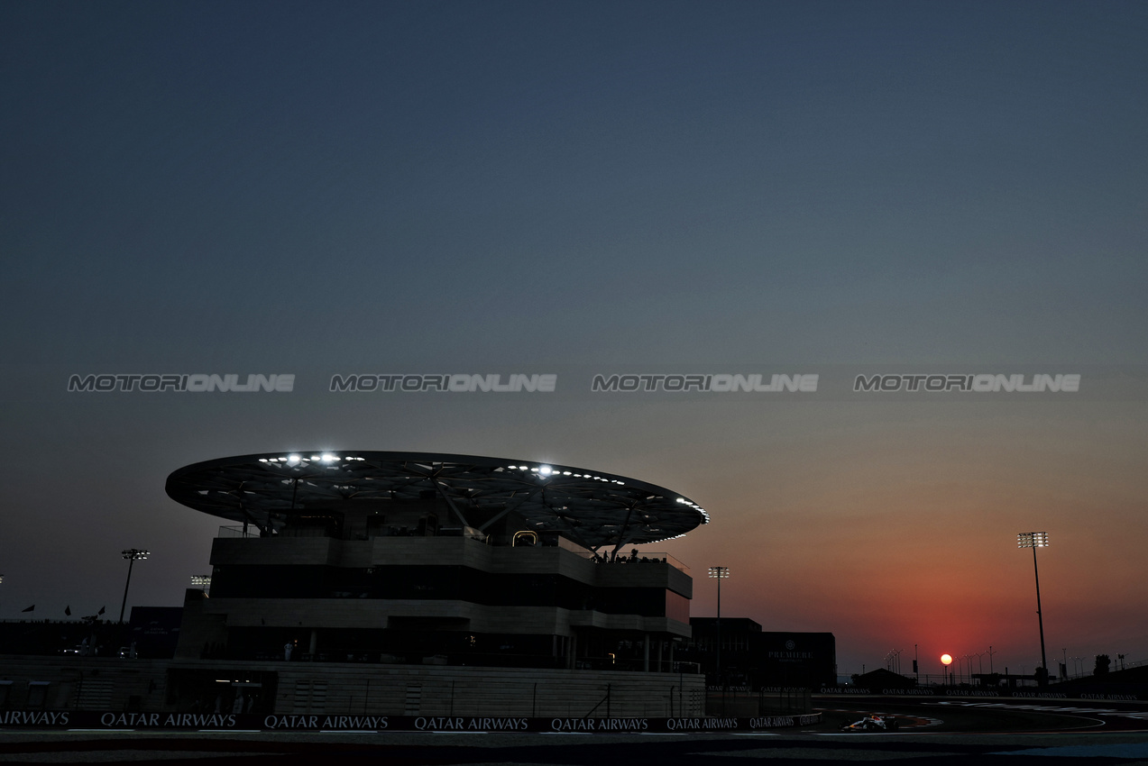 GP QATAR, Liam Lawson (NZL) Racing Bulls VCARB 02.

28.11.2025 Formula 1 World Championship, Rd 23, Qatar Grand Prix, Doha, Qatar, Sprint Qualifiche Day.

- www.xpbimages.com, EMail: requests@xpbimages.com © Copyright: Moy / XPB Images
