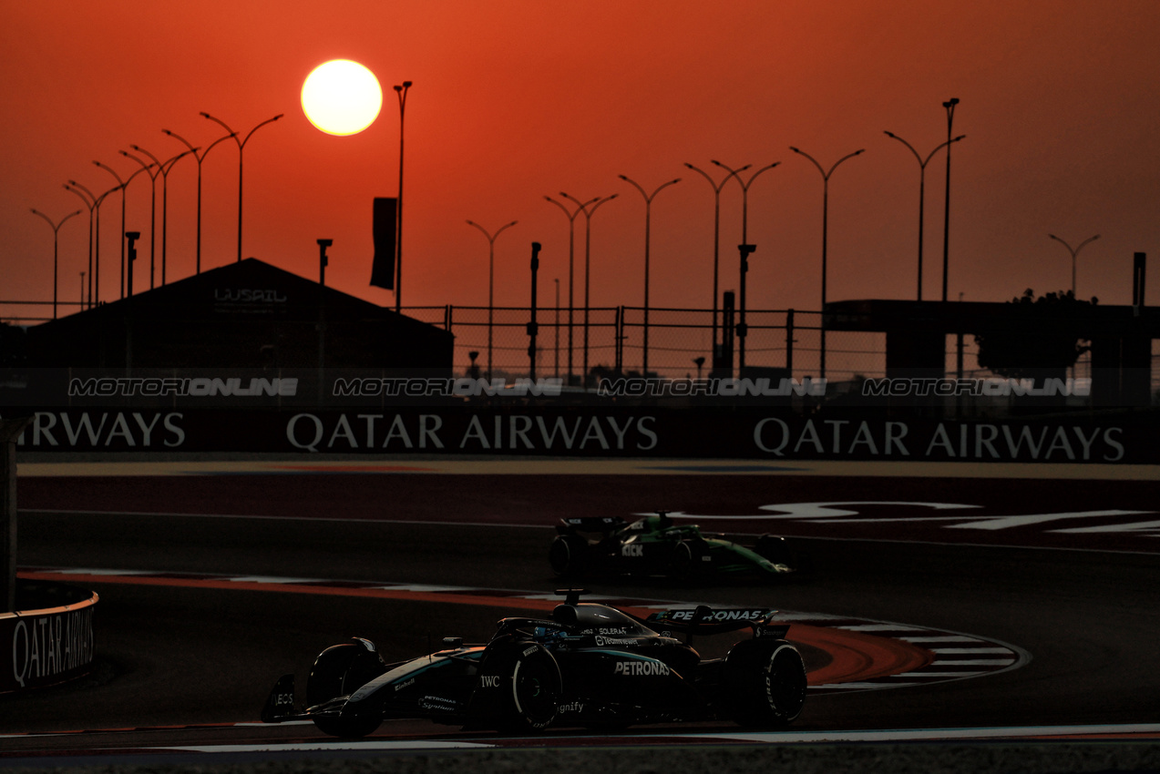 GP QATAR, George Russell (GBR) Mercedes AMG F1 W16.

28.11.2025 Formula 1 World Championship, Rd 23, Qatar Grand Prix, Doha, Qatar, Sprint Qualifiche Day.

- www.xpbimages.com, EMail: requests@xpbimages.com © Copyright: Moy / XPB Images