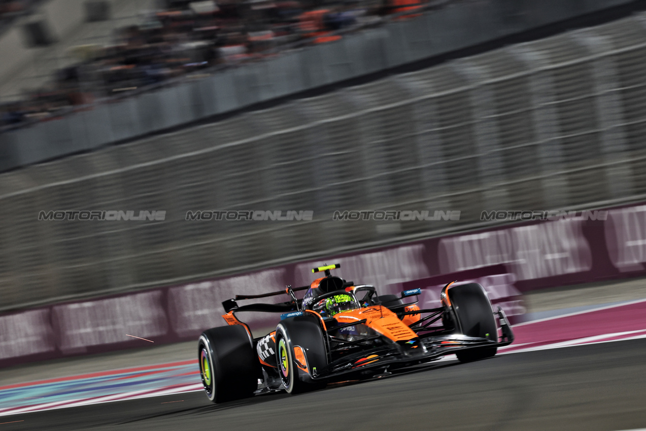 GP QATAR, Lando Norris (GBR) McLaren MCL39.

28.11.2025 Formula 1 World Championship, Rd 23, Qatar Grand Prix, Doha, Qatar, Sprint Qualifiche Day.

- www.xpbimages.com, EMail: requests@xpbimages.com © Copyright: Batchelor / XPB Images