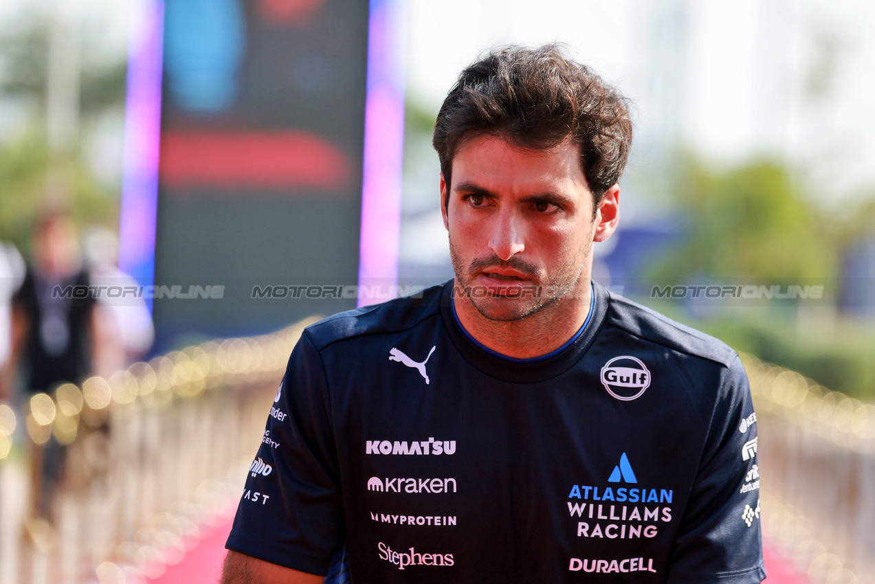 GP QATAR, Carlos Sainz (ESP) Atlassian Williams Racing.
28.11.2025 Formula 1 World Championship, Rd 23, Qatar Grand Prix, Doha, Qatar, Sprint Qualifiche Day.
- www.xpbimages.com, EMail: requests@xpbimages.com © Copyright: Moy / XPB Images