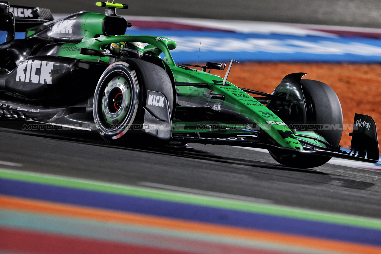 GP QATAR, Gabriel Bortoleto (BRA) Sauber C45.
28.11.2025 Formula 1 World Championship, Rd 23, Qatar Grand Prix, Doha, Qatar, Sprint Qualifiche Day.
- www.xpbimages.com, EMail: requests@xpbimages.com © Copyright: Charniaux / XPB Images