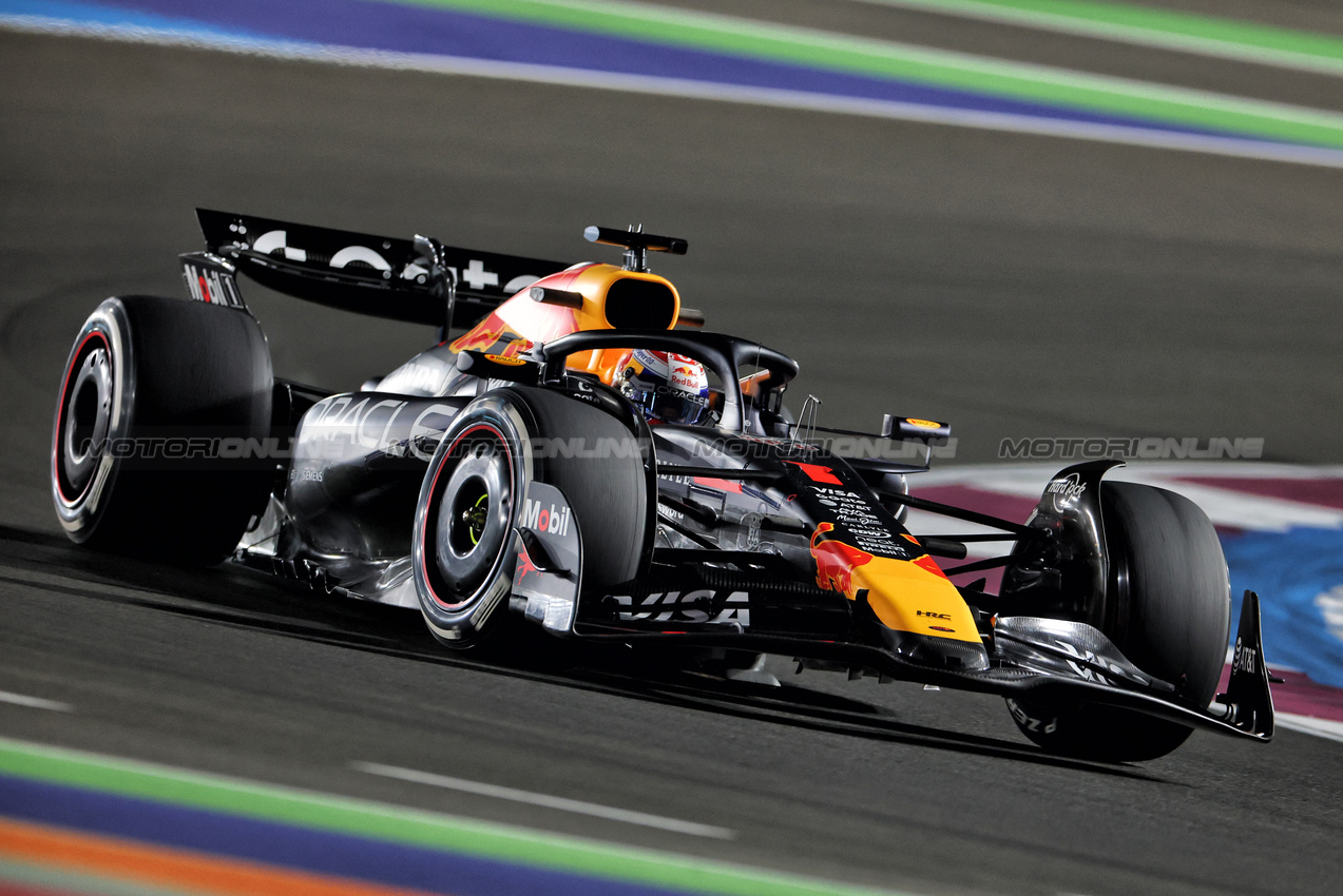 GP QATAR, Max Verstappen (NLD) Red Bull Racing RB21.

28.11.2025 Formula 1 World Championship, Rd 23, Qatar Grand Prix, Doha, Qatar, Sprint Qualifiche Day.

- www.xpbimages.com, EMail: requests@xpbimages.com © Copyright: Charniaux / XPB Images
