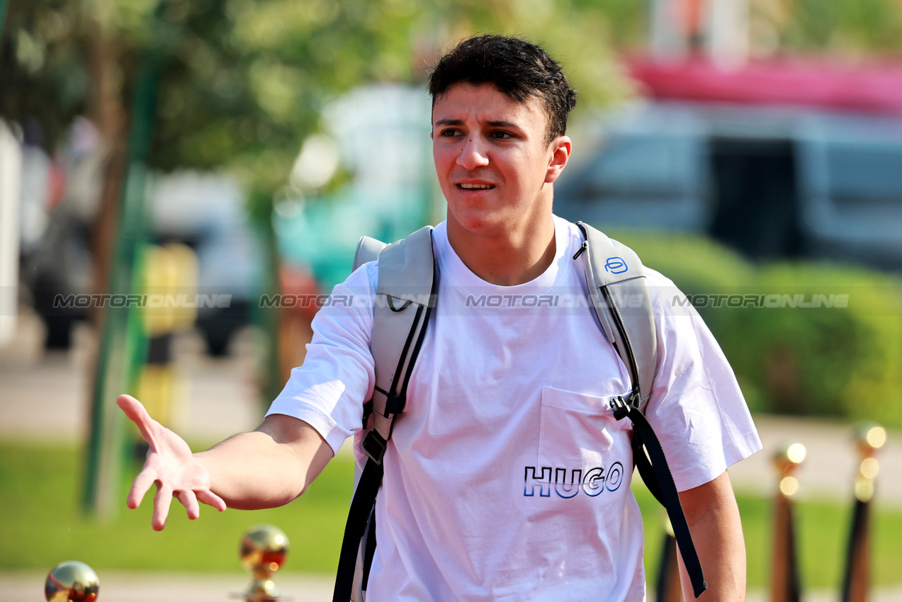 GP QATAR, Isack Hadjar (FRA) Racing Bulls.

28.11.2025 Formula 1 World Championship, Rd 23, Qatar Grand Prix, Doha, Qatar, Sprint Qualifiche Day.

- www.xpbimages.com, EMail: requests@xpbimages.com © Copyright: Moy / XPB Images