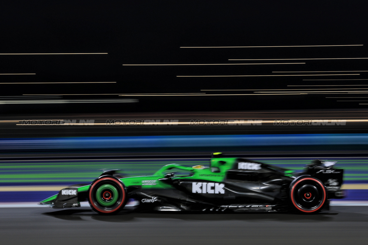 GP QATAR, Gabriel Bortoleto (BRA) Sauber C45.

28.11.2025 Formula 1 World Championship, Rd 23, Qatar Grand Prix, Doha, Qatar, Sprint Qualifiche Day.

- www.xpbimages.com, EMail: requests@xpbimages.com © Copyright: Moy / XPB Images