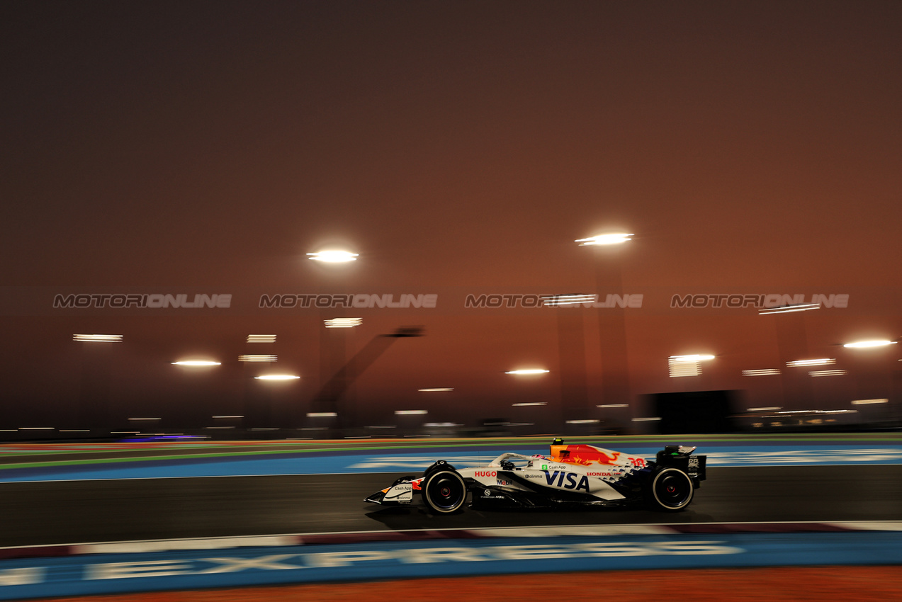 GP QATAR, Liam Lawson (NZL) Racing Bulls VCARB 02.

28.11.2025 Formula 1 World Championship, Rd 23, Qatar Grand Prix, Doha, Qatar, Sprint Qualifiche Day.

- www.xpbimages.com, EMail: requests@xpbimages.com © Copyright: Moy / XPB Images