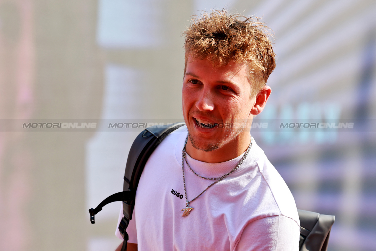 GP QATAR, Liam Lawson (NZL) Racing Bulls.
28.11.2025 Formula 1 World Championship, Rd 23, Qatar Grand Prix, Doha, Qatar, Sprint Qualifiche Day.
- www.xpbimages.com, EMail: requests@xpbimages.com © Copyright: Moy / XPB Images