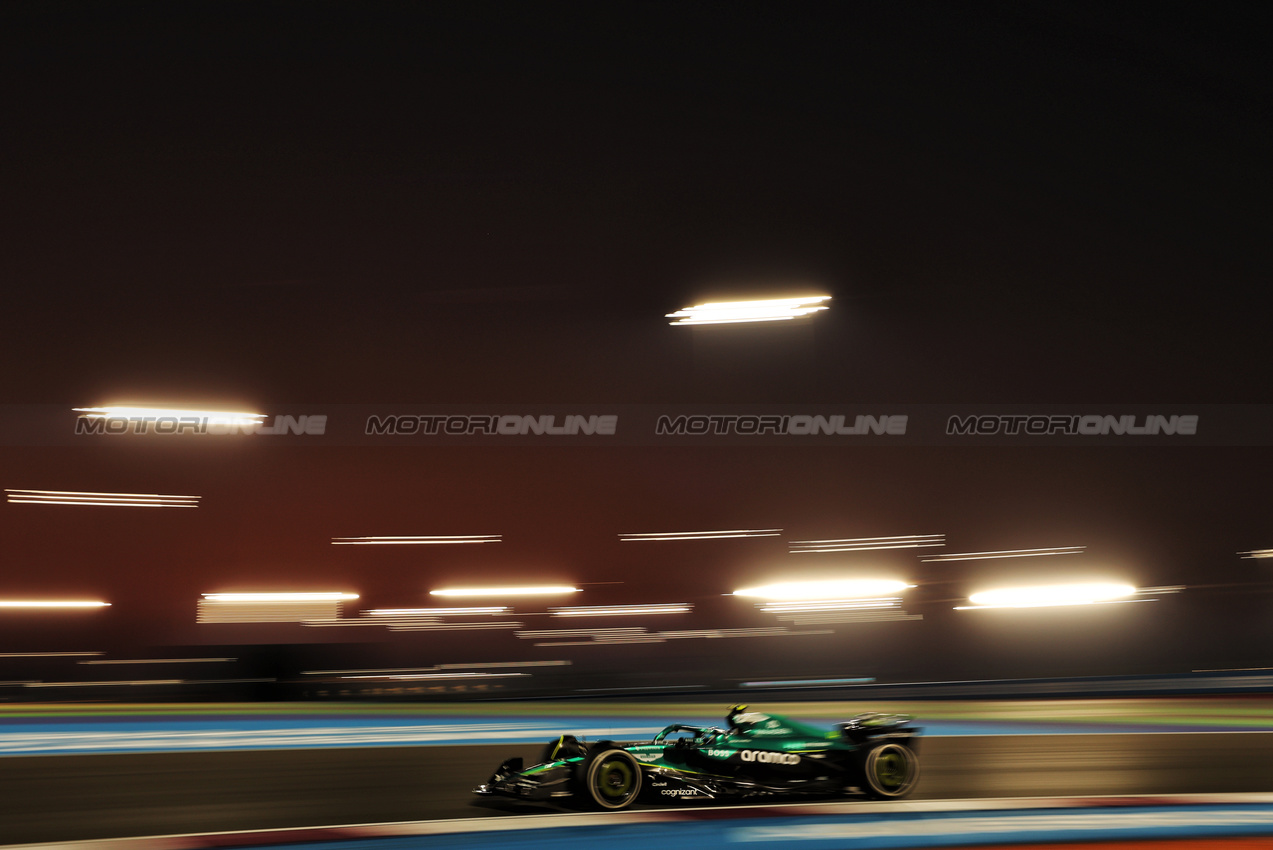 GP QATAR, Fernando Alonso (ESP) Aston Martin F1 Team AMR25.

28.11.2025 Formula 1 World Championship, Rd 23, Qatar Grand Prix, Doha, Qatar, Sprint Qualifiche Day.

- www.xpbimages.com, EMail: requests@xpbimages.com © Copyright: Moy / XPB Images