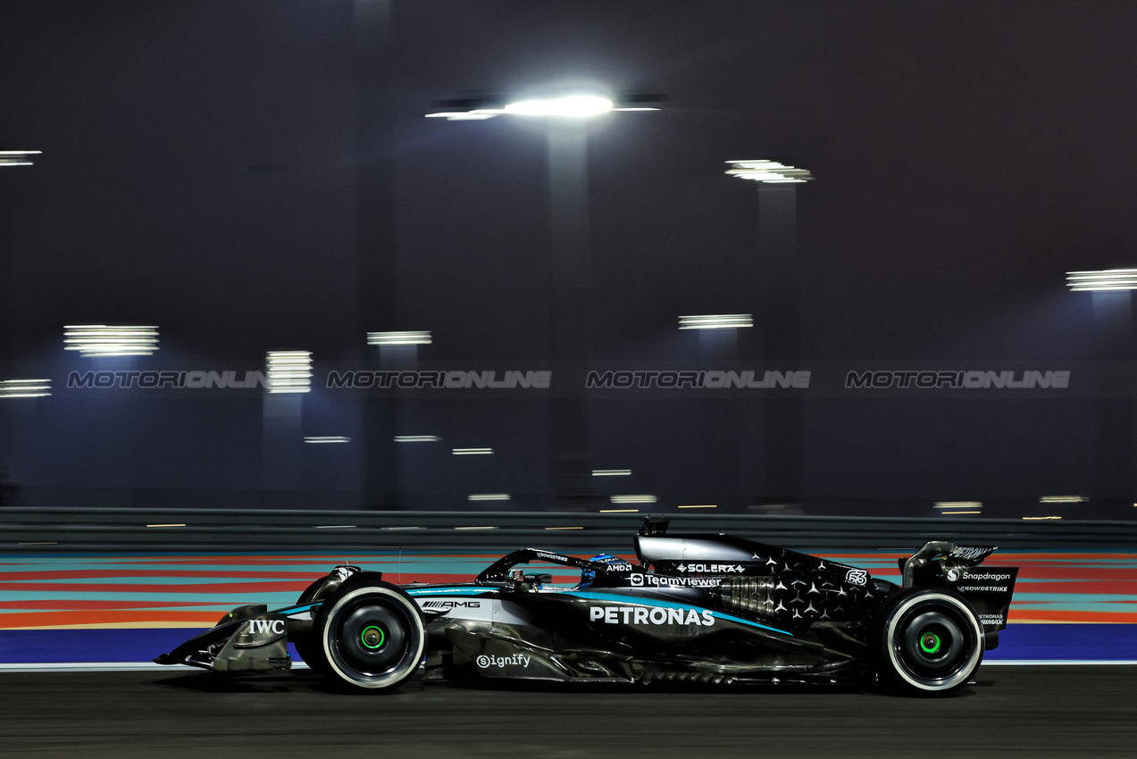 GP QATAR, George Russell (GBR) Mercedes AMG F1 W16.

28.11.2025 Formula 1 World Championship, Rd 23, Qatar Grand Prix, Doha, Qatar, Sprint Qualifiche Day.

- www.xpbimages.com, EMail: requests@xpbimages.com © Copyright: Moy / XPB Images