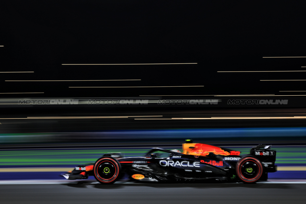 GP QATAR, Yuki Tsunoda (JPN) Red Bull Racing RB21.

28.11.2025 Formula 1 World Championship, Rd 23, Qatar Grand Prix, Doha, Qatar, Sprint Qualifiche Day.

- www.xpbimages.com, EMail: requests@xpbimages.com © Copyright: Moy / XPB Images