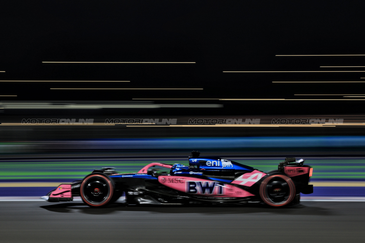 GP QATAR, Pierre Gasly (FRA) Alpine F1 Team A525.

28.11.2025 Formula 1 World Championship, Rd 23, Qatar Grand Prix, Doha, Qatar, Sprint Qualifiche Day.

- www.xpbimages.com, EMail: requests@xpbimages.com © Copyright: Moy / XPB Images