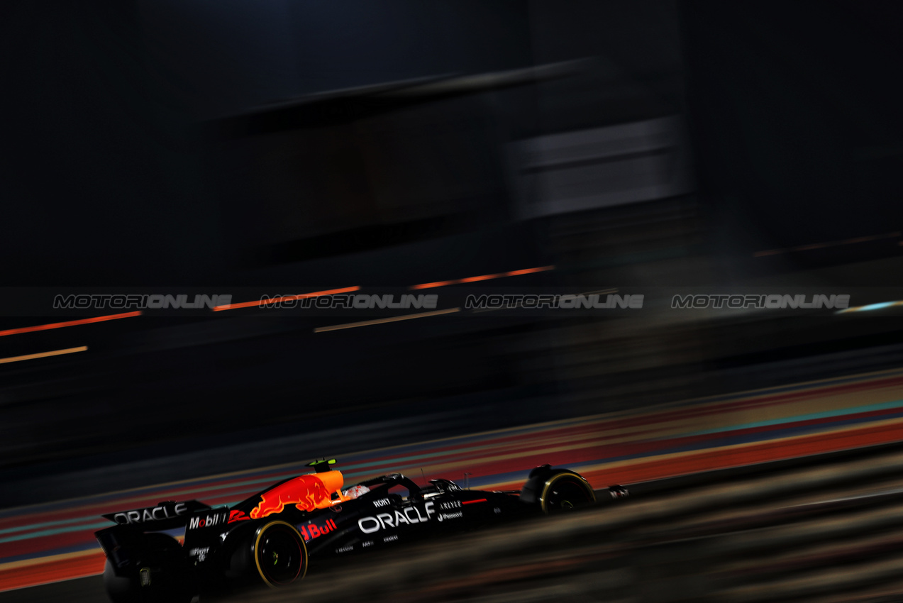 GP QATAR, Yuki Tsunoda (JPN) Red Bull Racing RB21.

28.11.2025 Formula 1 World Championship, Rd 23, Qatar Grand Prix, Doha, Qatar, Sprint Qualifiche Day.

- www.xpbimages.com, EMail: requests@xpbimages.com © Copyright: Charniaux / XPB Images