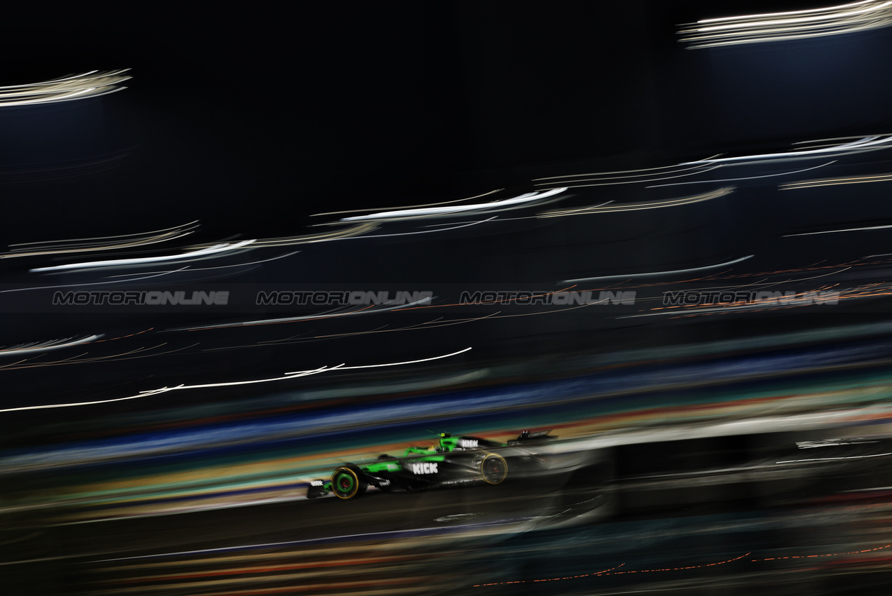 GP QATAR, Gabriel Bortoleto (BRA) Sauber C45.

28.11.2025 Formula 1 World Championship, Rd 23, Qatar Grand Prix, Doha, Qatar, Sprint Qualifiche Day.

- www.xpbimages.com, EMail: requests@xpbimages.com © Copyright: Charniaux / XPB Images