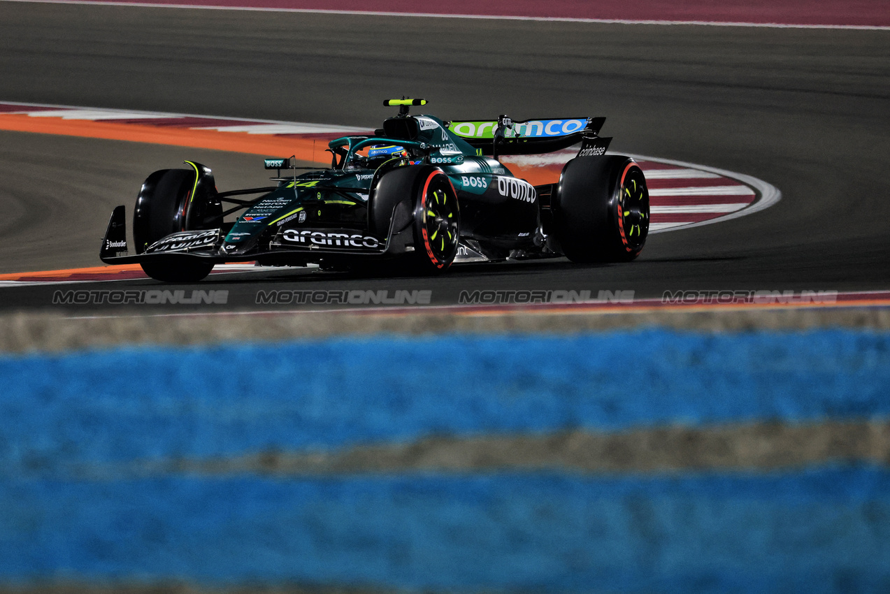 GP QATAR, Fernando Alonso (ESP) Aston Martin F1 Team AMR25.

28.11.2025 Formula 1 World Championship, Rd 23, Qatar Grand Prix, Doha, Qatar, Sprint Qualifiche Day.

- www.xpbimages.com, EMail: requests@xpbimages.com © Copyright: Moy / XPB Images