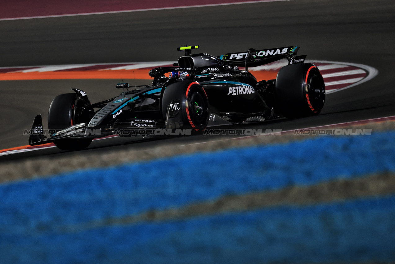 GP QATAR, Andrea Kimi Antonelli (ITA) Mercedes AMG F1 W16.

28.11.2025 Formula 1 World Championship, Rd 23, Qatar Grand Prix, Doha, Qatar, Sprint Qualifiche Day.

- www.xpbimages.com, EMail: requests@xpbimages.com © Copyright: Moy / XPB Images