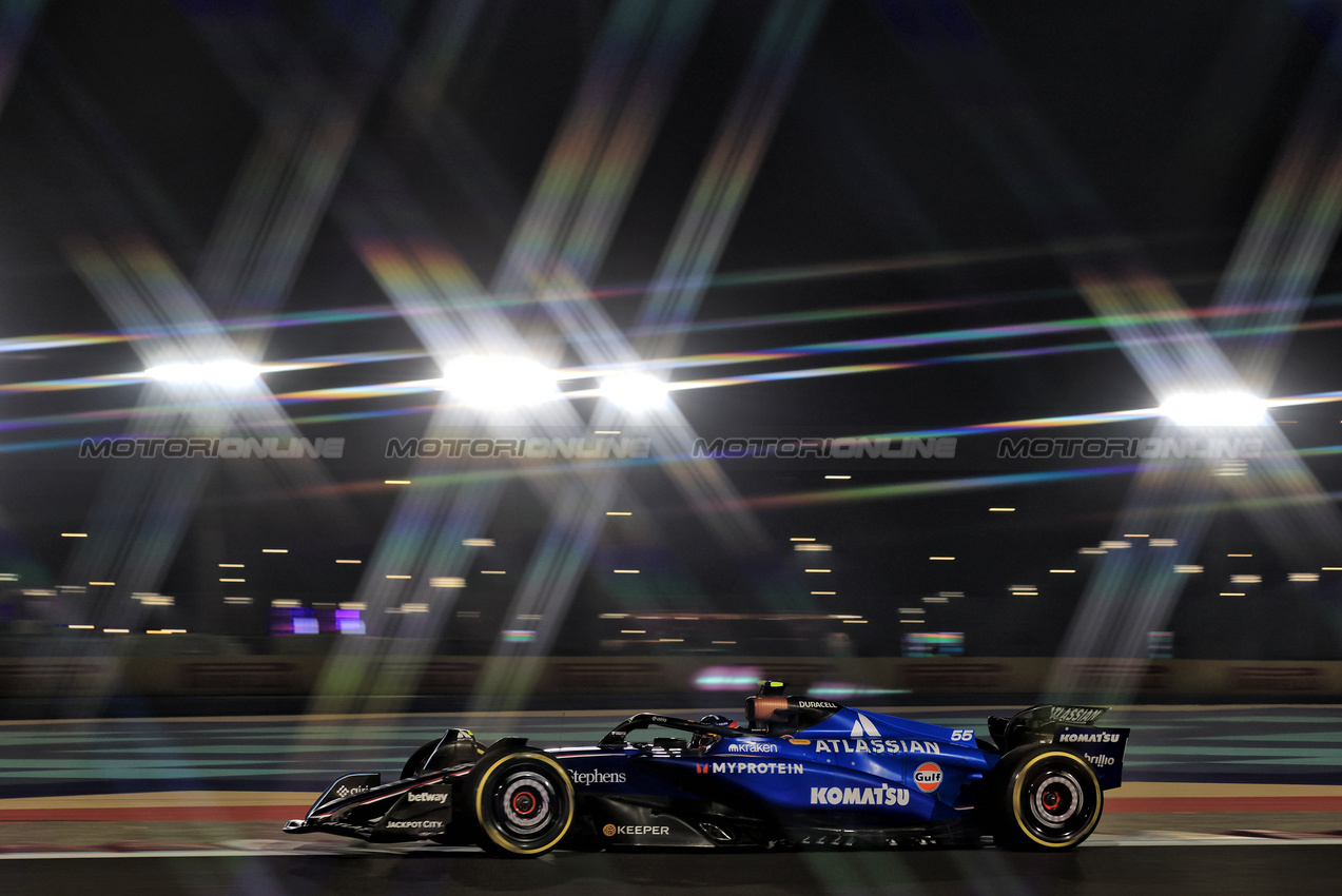 GP QATAR, Carlos Sainz (ESP) Atlassian Williams Racing FW47.
28.11.2025 Formula 1 World Championship, Rd 23, Qatar Grand Prix, Doha, Qatar, Sprint Qualifiche Day.
- www.xpbimages.com, EMail: requests@xpbimages.com © Copyright: Moy / XPB Images