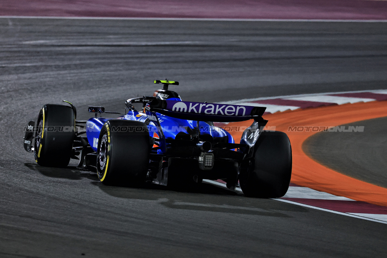 GP QATAR, Carlos Sainz (ESP) Atlassian Williams Racing FW47.

28.11.2025 Formula 1 World Championship, Rd 23, Qatar Grand Prix, Doha, Qatar, Sprint Qualifiche Day.

- www.xpbimages.com, EMail: requests@xpbimages.com © Copyright: Moy / XPB Images