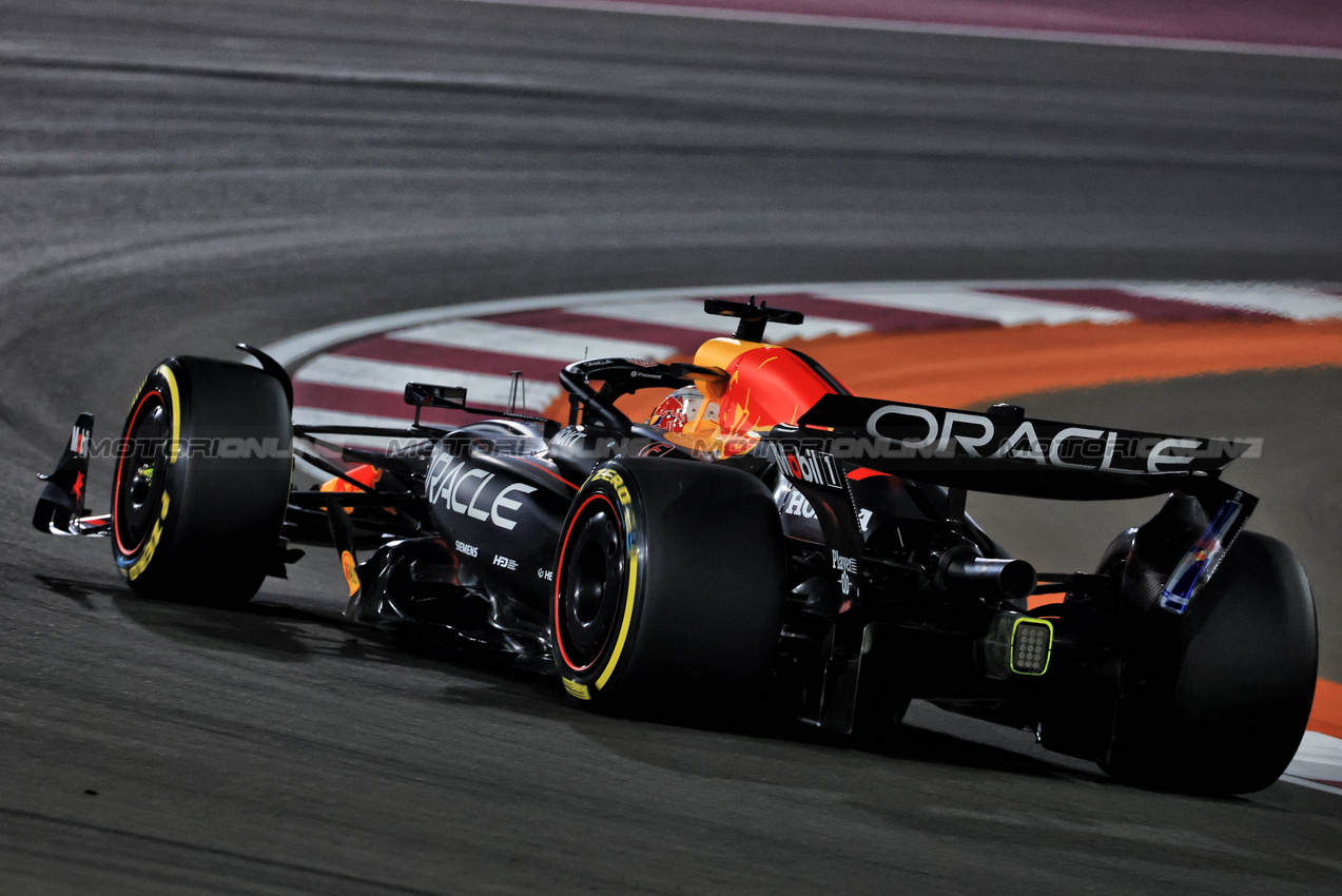 GP QATAR, Max Verstappen (NLD) Red Bull Racing RB21.

28.11.2025 Formula 1 World Championship, Rd 23, Qatar Grand Prix, Doha, Qatar, Sprint Qualifiche Day.

- www.xpbimages.com, EMail: requests@xpbimages.com © Copyright: Moy / XPB Images
