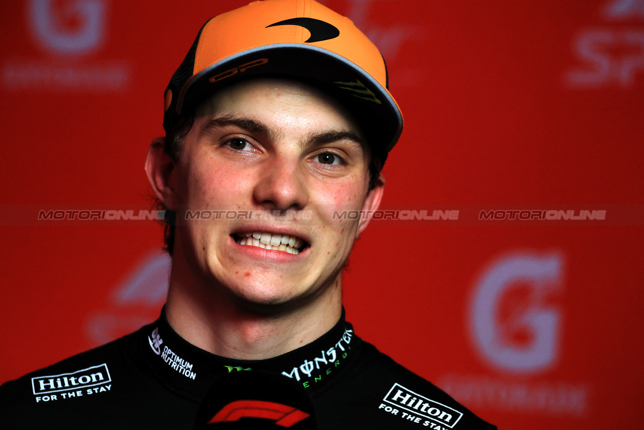 GP QATAR, Oscar Piastri (AUS) McLaren.

28.11.2025 Formula 1 World Championship, Rd 23, Qatar Grand Prix, Doha, Qatar, Sprint Qualifiche Day.

- www.xpbimages.com, EMail: requests@xpbimages.com © Copyright: Moy / XPB Images