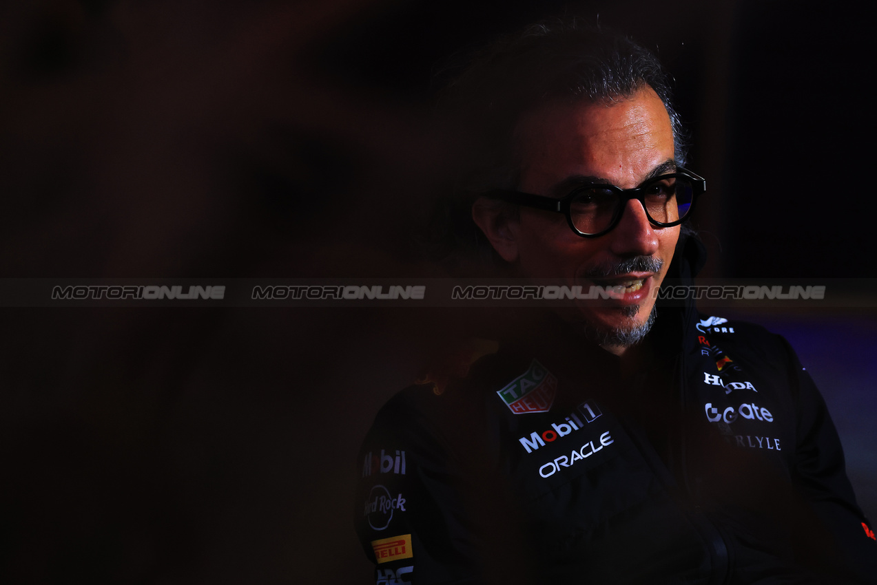 GP QATAR, Laurent Mekies (FRA) Red Bull Racing Team Principal e CEO.

28.11.2025 Formula 1 World Championship, Rd 23, Qatar Grand Prix, Doha, Qatar, Sprint Qualifiche Day.

- www.xpbimages.com, EMail: requests@xpbimages.com © Copyright: Moy / XPB Images