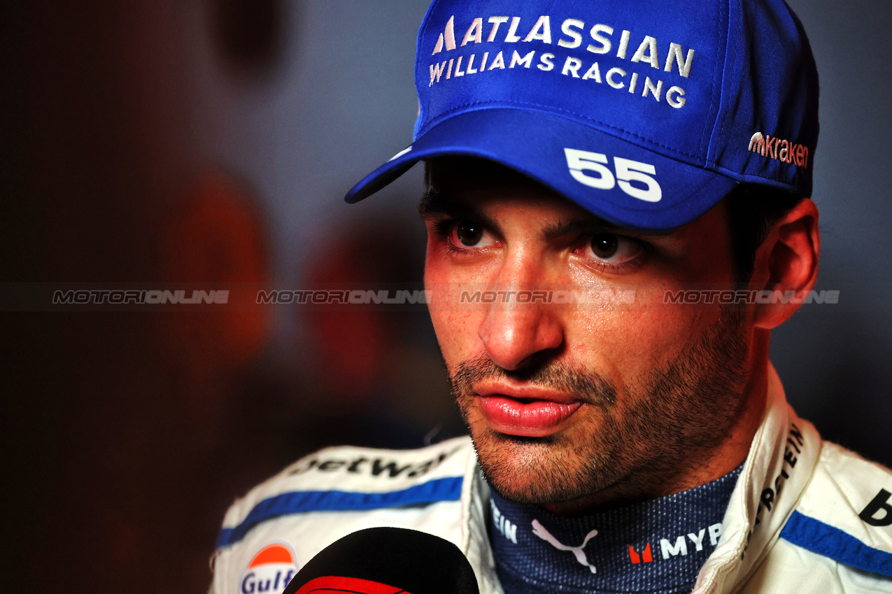 GP QATAR, Carlos Sainz (ESP) Atlassian Williams Racing.
28.11.2025 Formula 1 World Championship, Rd 23, Qatar Grand Prix, Doha, Qatar, Sprint Qualifiche Day.
- www.xpbimages.com, EMail: requests@xpbimages.com © Copyright: Batchelor / XPB Images