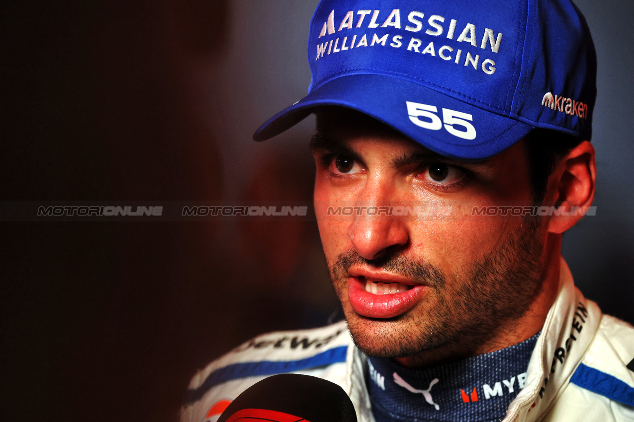 GP QATAR, Carlos Sainz (ESP) Atlassian Williams Racing.

28.11.2025 Formula 1 World Championship, Rd 23, Qatar Grand Prix, Doha, Qatar, Sprint Qualifiche Day.

- www.xpbimages.com, EMail: requests@xpbimages.com © Copyright: Batchelor / XPB Images