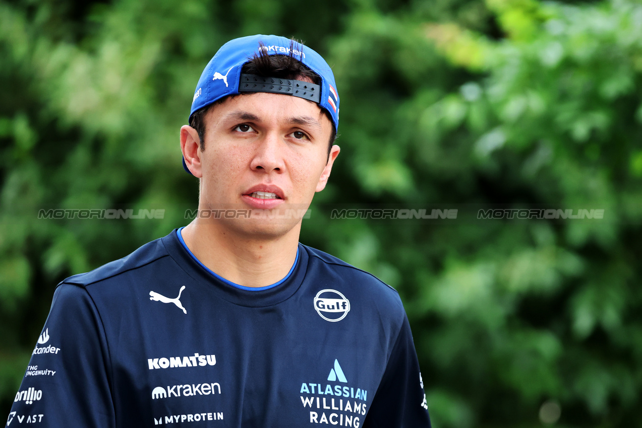 GP QATAR, Alexander Albon (THA) Atlassian Williams Racing.

28.11.2025 Formula 1 World Championship, Rd 23, Qatar Grand Prix, Doha, Qatar, Sprint Qualifiche Day.

- www.xpbimages.com, EMail: requests@xpbimages.com © Copyright: Batchelor / XPB Images