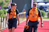 GP QATAR, (L to R): Chloe Todd (GBR) McLaren Chief of Staff to the CEO with Zak Brown (USA) McLaren Executive Director.

28.11.2025 Formula 1 World Championship, Rd 23, Qatar Grand Prix, Doha, Qatar, Sprint Qualifiche Day.

- www.xpbimages.com, EMail: requests@xpbimages.com © Copyright: Moy / XPB Images
