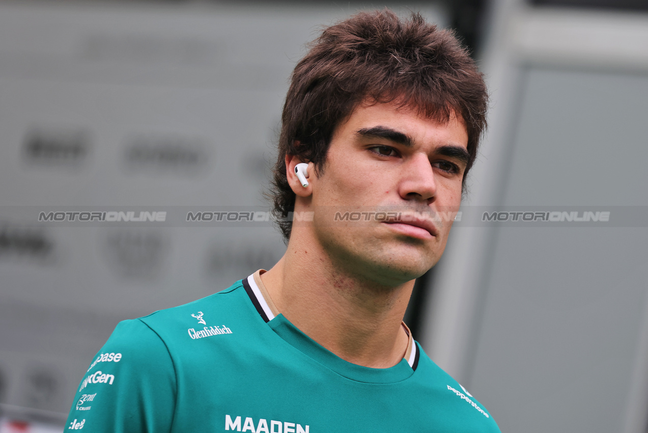 GP SINGAPORE, Lance Stroll (CDN) Aston Martin F1 Team.

05.10.2025. Formula 1 World Championship, Rd 18, Singapore Grand Prix, Marina Bay Street Circuit, Singapore, Gara Day.

- www.xpbimages.com, EMail: requests@xpbimages.com © Copyright: Moy / XPB Images