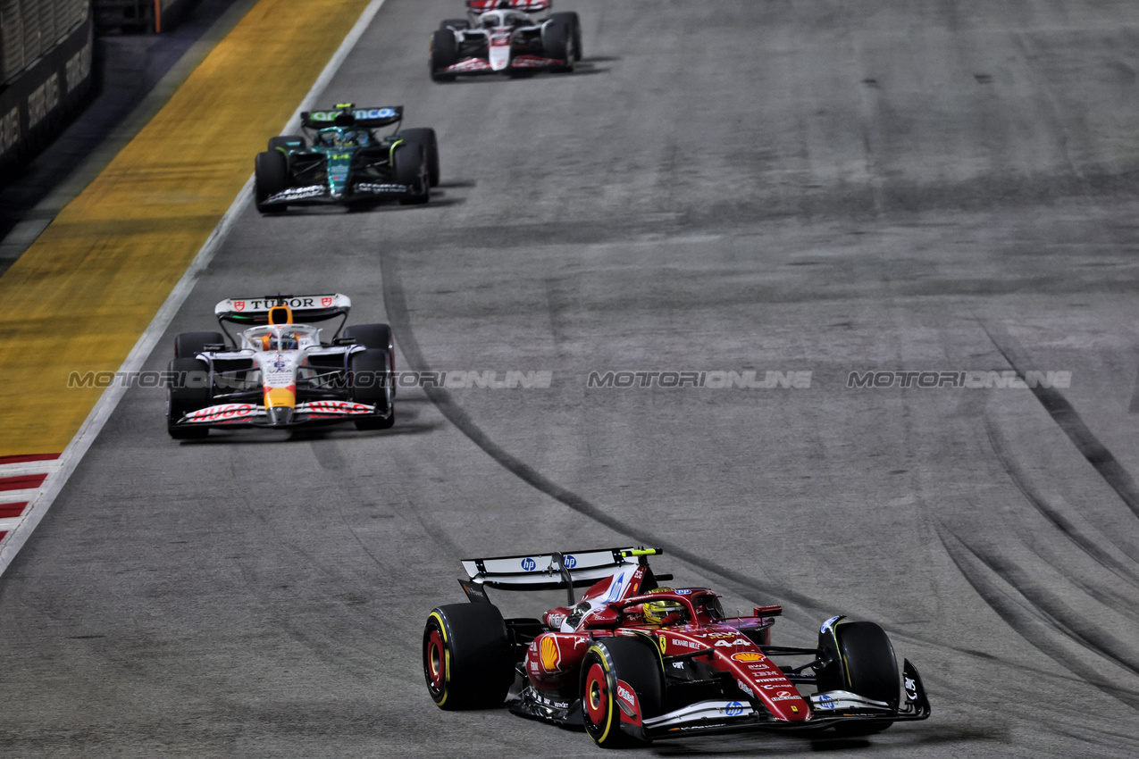 GP SINGAPORE, Lewis Hamilton (GBR) Ferrari SF-25.

05.10.2025. Formula 1 World Championship, Rd 18, Singapore Grand Prix, Marina Bay Street Circuit, Singapore, Gara Day.

- www.xpbimages.com, EMail: requests@xpbimages.com © Copyright: Batchelor / XPB Images