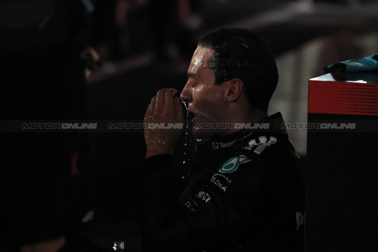 GP SINGAPORE, Gara winner George Russell (GBR) Mercedes AMG F1 in parc ferme.

05.10.2025. Formula 1 World Championship, Rd 18, Singapore Grand Prix, Marina Bay Street Circuit, Singapore, Gara Day.

- www.xpbimages.com, EMail: requests@xpbimages.com © Copyright: Moy / XPB Images