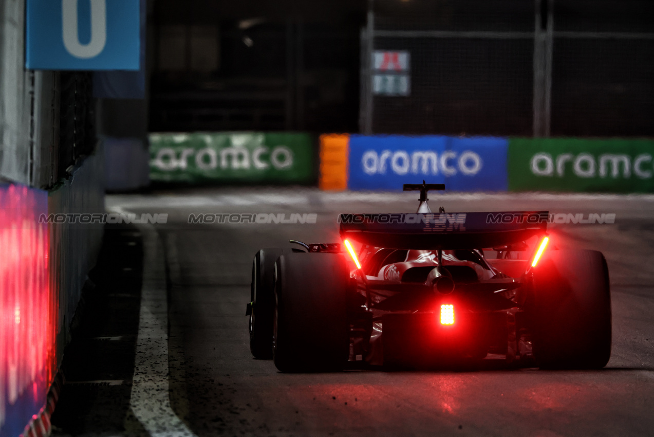 GP SINGAPORE, Charles Leclerc (MON) Ferrari SF-25.

05.10.2025. Formula 1 World Championship, Rd 18, Singapore Grand Prix, Marina Bay Street Circuit, Singapore, Gara Day.

 - www.xpbimages.com, EMail: requests@xpbimages.com © Copyright: Rew / XPB Images