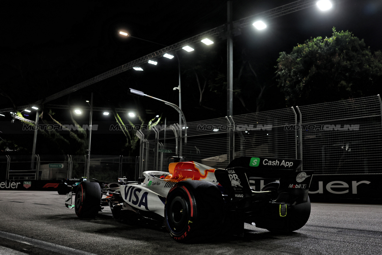GP SINGAPORE, Isack Hadjar (FRA) Racing Bulls VCARB 02.

05.10.2025. Formula 1 World Championship, Rd 18, Singapore Grand Prix, Marina Bay Street Circuit, Singapore, Gara Day.

 - www.xpbimages.com, EMail: requests@xpbimages.com © Copyright: Rew / XPB Images