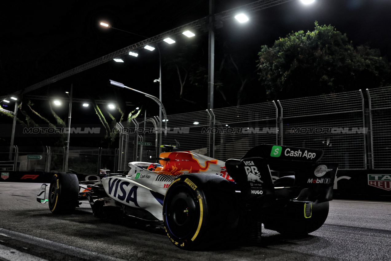 GP SINGAPORE, Liam Lawson (NZL) Racing Bulls VCARB 02.

05.10.2025. Formula 1 World Championship, Rd 18, Singapore Grand Prix, Marina Bay Street Circuit, Singapore, Gara Day.

 - www.xpbimages.com, EMail: requests@xpbimages.com © Copyright: Rew / XPB Images