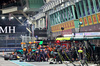 GP SINGAPORE, Max Verstappen (NLD) Red Bull Racing RB21 makes a pit stop.

05.10.2025. Formula 1 World Championship, Rd 18, Singapore Grand Prix, Marina Bay Street Circuit, Singapore, Gara Day.

- www.xpbimages.com, EMail: requests@xpbimages.com © Copyright: Batchelor / XPB Images
