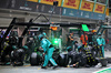 GP SINGAPORE, Andrea Kimi Antonelli (ITA) Mercedes AMG F1 W16 makes a pit stop.

05.10.2025. Formula 1 World Championship, Rd 18, Singapore Grand Prix, Marina Bay Street Circuit, Singapore, Gara Day.

- www.xpbimages.com, EMail: requests@xpbimages.com © Copyright: Batchelor / XPB Images