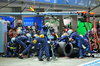 GP SINGAPORE, Alexander Albon (THA) Atlassian Williams Racing FW47 makes a pit stop.

05.10.2025. Formula 1 World Championship, Rd 18, Singapore Grand Prix, Marina Bay Street Circuit, Singapore, Gara Day.

- www.xpbimages.com, EMail: requests@xpbimages.com © Copyright: Batchelor / XPB Images