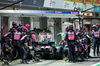 GP SINGAPORE, Pierre Gasly (FRA) Alpine F1 Team A525 makes a pit stop.

05.10.2025. Formula 1 World Championship, Rd 18, Singapore Grand Prix, Marina Bay Street Circuit, Singapore, Gara Day.

- www.xpbimages.com, EMail: requests@xpbimages.com © Copyright: Batchelor / XPB Images