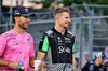 GP SINGAPORE, (L to R): Pierre Gasly (FRA) Alpine F1 Team e Nico Hulkenberg (GER) Sauber on the drivers' parade.

05.10.2025. Formula 1 World Championship, Rd 18, Singapore Grand Prix, Marina Bay Street Circuit, Singapore, Gara Day.

- www.xpbimages.com, EMail: requests@xpbimages.com © Copyright: Charniaux / XPB Images