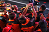 GP SINGAPORE, Lando Norris (GBR) McLaren celebrates his third position in parc ferme.

05.10.2025. Formula 1 World Championship, Rd 18, Singapore Grand Prix, Marina Bay Street Circuit, Singapore, Gara Day.

- www.xpbimages.com, EMail: requests@xpbimages.com © Copyright: Batchelor / XPB Images