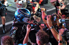 GP SINGAPORE, Gara winner George Russell (GBR) Mercedes AMG F1celebrates in parc ferme with the team.

05.10.2025. Formula 1 World Championship, Rd 18, Singapore Grand Prix, Marina Bay Street Circuit, Singapore, Gara Day.

- www.xpbimages.com, EMail: requests@xpbimages.com © Copyright: Batchelor / XPB Images