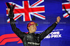 GP SINGAPORE, Gara winner George Russell (GBR) Mercedes AMG F1 celebrates on the podium.

05.10.2025. Formula 1 World Championship, Rd 18, Singapore Grand Prix, Marina Bay Street Circuit, Singapore, Gara Day.

- www.xpbimages.com, EMail: requests@xpbimages.com © Copyright: Batchelor / XPB Images