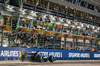 GP SINGAPORE, Gara winner George Russell (GBR) Mercedes AMG F1 W16 celebrates as he passes the team at the end of the race.

05.10.2025. Formula 1 World Championship, Rd 18, Singapore Grand Prix, Marina Bay Street Circuit, Singapore, Gara Day.

- www.xpbimages.com, EMail: requests@xpbimages.com © Copyright: Bearne / XPB Images