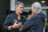 GP SINGAPORE, (L to R): Graeme Lowdon (GBR) Cadillac Formula 1 Team, Team Principal with David Tremayne (GBR) Journalist.

05.10.2025. Formula 1 World Championship, Rd 18, Singapore Grand Prix, Marina Bay Street Circuit, Singapore, Gara Day.

- www.xpbimages.com, EMail: requests@xpbimages.com © Copyright: Moy / XPB Images