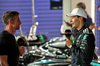 GP SINGAPORE, (L to R): Jenson Button (GBR) Sky Sports F1 Presenter / Atlassian Williams Racing Senior Advisor with vincitore George Russell (GBR) Mercedes AMG F1 in parc ferme.

05.10.2025. Formula 1 World Championship, Rd 18, Singapore Grand Prix, Marina Bay Street Circuit, Singapore, Gara Day.

 - www.xpbimages.com, EMail: requests@xpbimages.com © Copyright: Rew / XPB Images