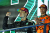 GP SINGAPORE, Gara winner George Russell (GBR) Mercedes AMG F1 celebrates on the podium.

05.10.2025. Formula 1 World Championship, Rd 18, Singapore Grand Prix, Marina Bay Street Circuit, Singapore, Gara Day.

 - www.xpbimages.com, EMail: requests@xpbimages.com © Copyright: Rew / XPB Images