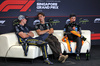 GP SINGAPORE, (L to R): Max Verstappen (NLD) Red Bull Racing; George Russell (GBR) Mercedes AMG F1, e Lando Norris (GBR) McLaren, in the post race FIA Press Conference.

05.10.2025. Formula 1 World Championship, Rd 18, Singapore Grand Prix, Marina Bay Street Circuit, Singapore, Gara Day.

- www.xpbimages.com, EMail: requests@xpbimages.com © Copyright: Moy / XPB Images